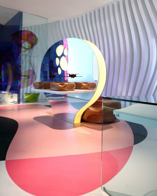 Karim Rashid ikonikus dizájnelemei: A jövő formavilága már a jelenben